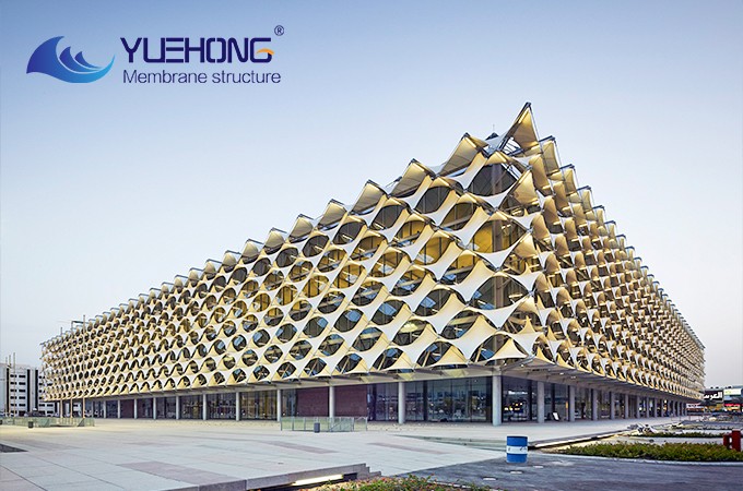 Fa?ade en membrane architecturale